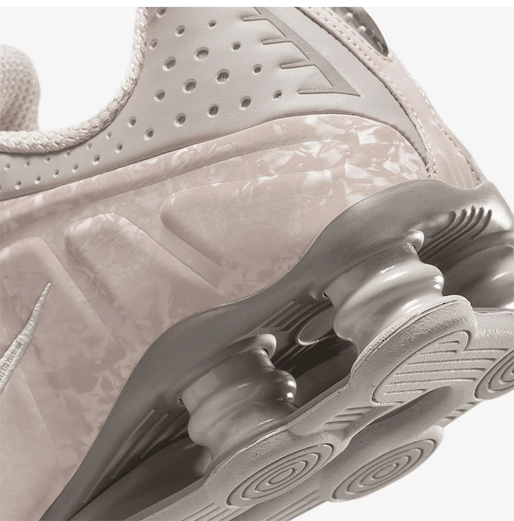 Nike Shox R4 genuínos — Ténis de corrida almofadados de cano baixo para mulher HV0934-001