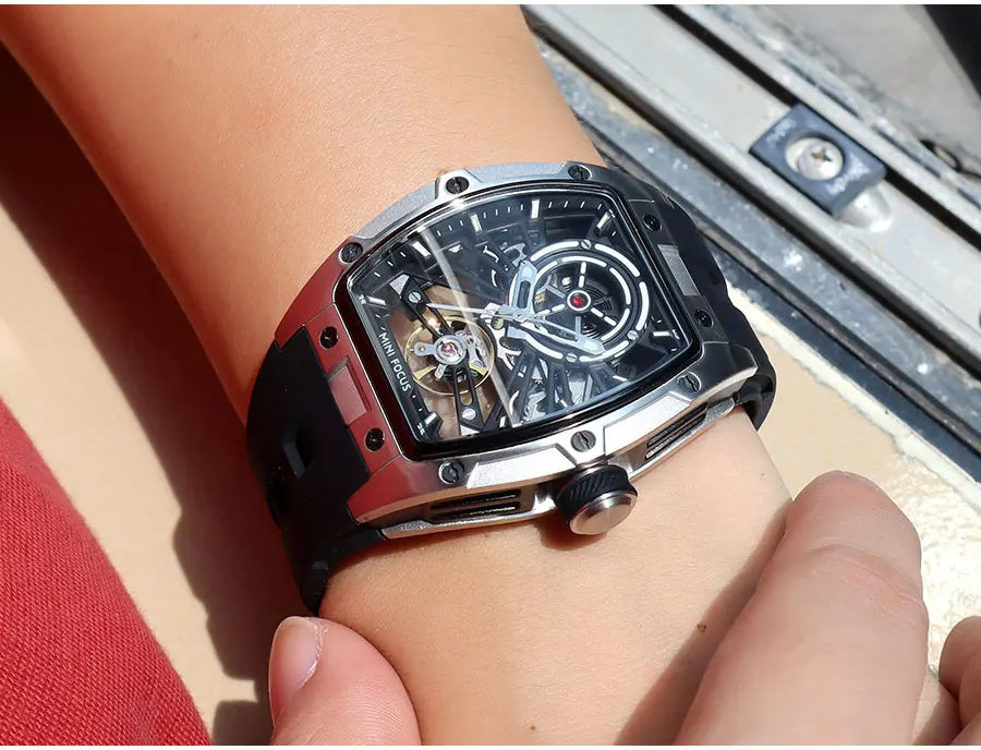 MINI FOCUS Herren-Armbanduhr, modisch, schwarz, wasserdicht, automatische mechanische Uhr mit Leuchtzeigern, Silikonarmband und Tonneau-Zifferblatt