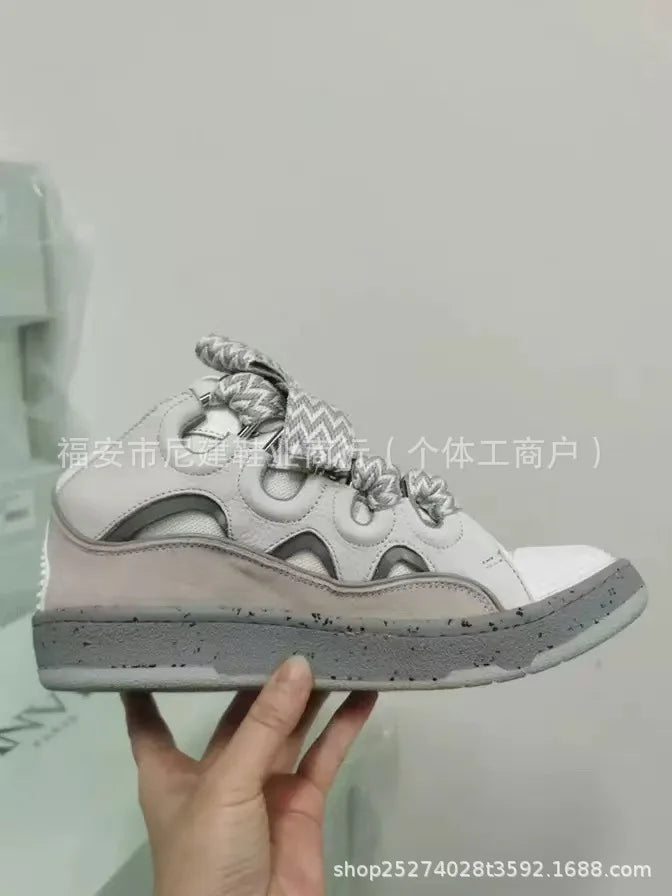 Bequeme Skate-Schuhe mit hohem Absatz, dicker Sohle, lässige sportliche Dad-Bag-Schuhe im vietnamesisch-kambodschanischen neuen Stil, geknotet, zum Hineinschlüpfen