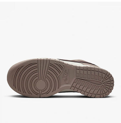 Sneakers basse rétro da donna Nike Genuine Dunk Low DD1503-125