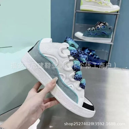 Bequeme Skate-Schuhe mit hohem Absatz, dicker Sohle, lässige sportliche Dad-Bag-Schuhe im vietnamesisch-kambodschanischen neuen Stil, geknotet, zum Hineinschlüpfen