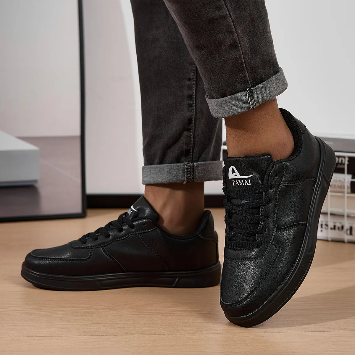 Leather Men White Sneakers Breathable Skateboarding Shoes Men's Outdoor Walking Running Shoes Couple Casual Shoes Size 36-45