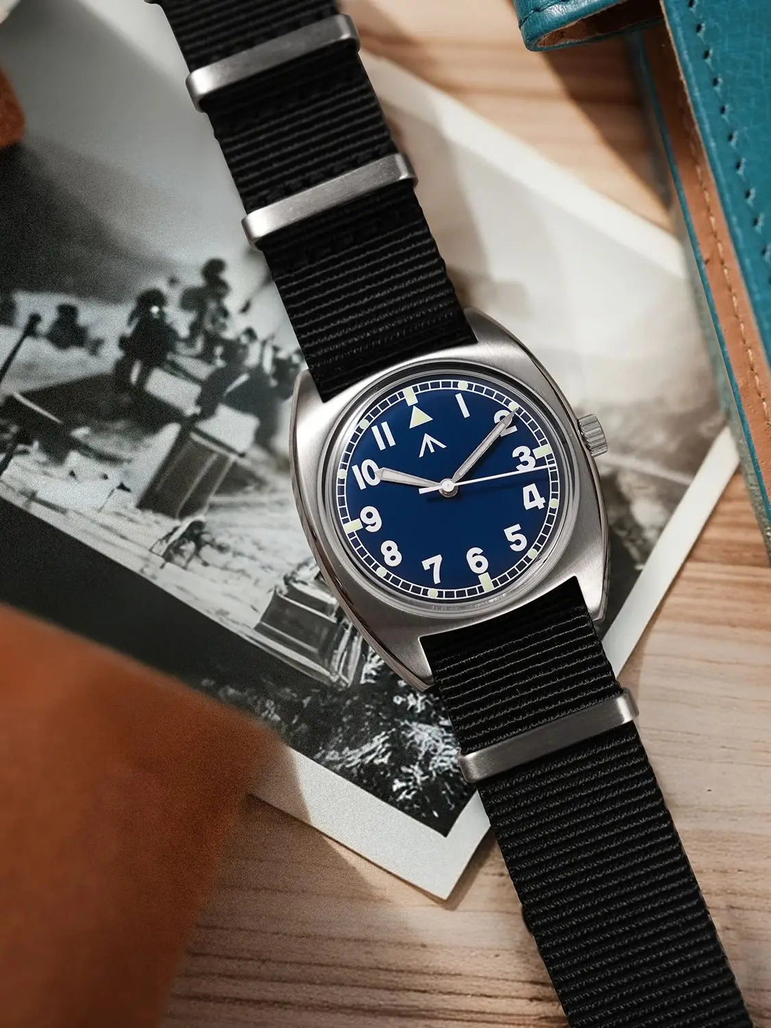 Orologio Militado ML17 Miyota Super 2035/ GL12 con movimento al quarzo, Luminova C3 e BGW9, impermeabile 100m, in acciaio inox