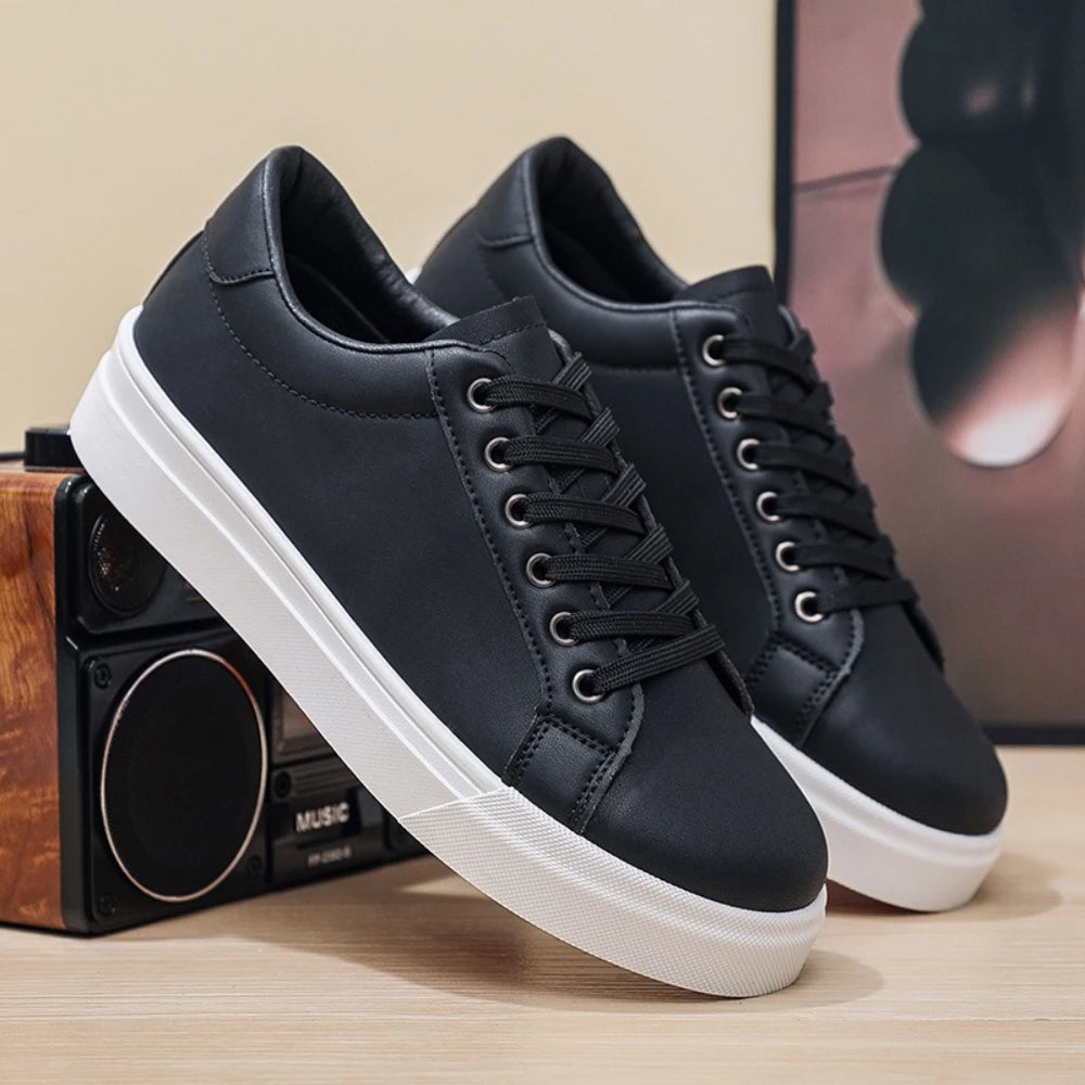 New Hot Selling Fashionable Men's Board Shoes Trendy White Shoes Student Sports Leisure Shoes Versatile Men's Shoes