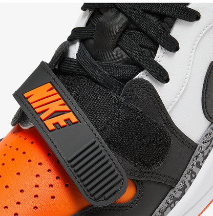 Nike Original Jordan Herren-Basketballschuhe mit Air-Dämpfung CD7069-118