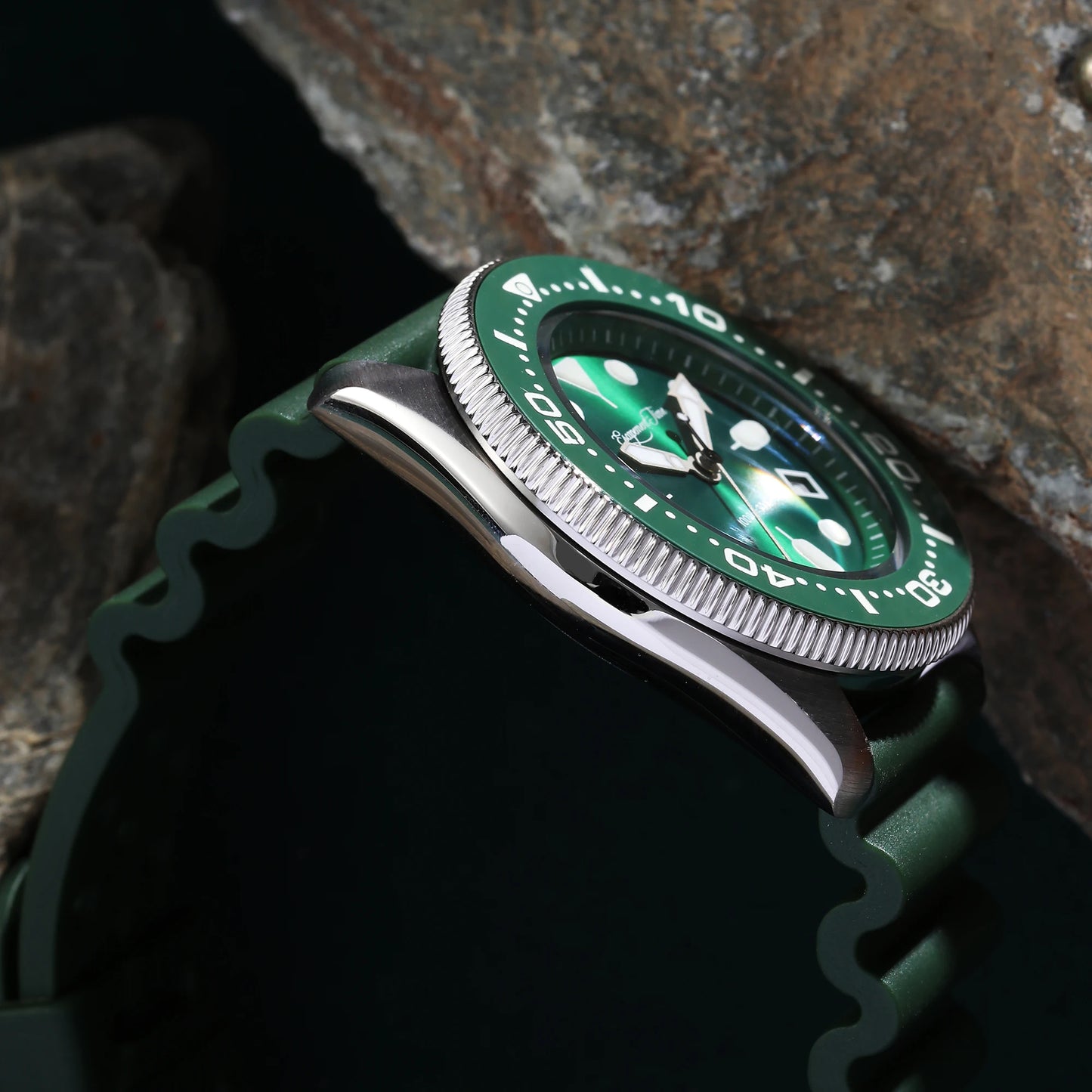 【Escapement Time】Quartz 2S60 Movement Diver Water Sapphire Ceramic Bezel BGW9 300M Waterproof The battery lasts for ten years