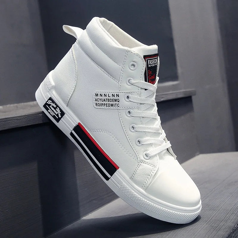 2025 new  Breathable soft sole Men's Casual Sports Shoes Korean Fashion Student jogging shoes youth board shoes