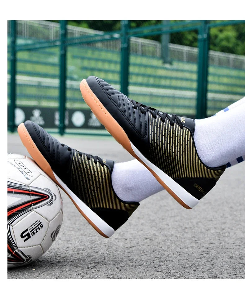 Soccer Shoes Men Anti-Slip Indoor Football Boots Fashion Men’s Futsal Shoes IC Training Cleats Chuteira Futebol Male Sneakers