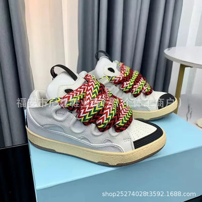 Bequeme Skate-Schuhe mit hohem Absatz, dicker Sohle, lässige sportliche Dad-Bag-Schuhe im vietnamesisch-kambodschanischen neuen Stil, geknotet, zum Hineinschlüpfen