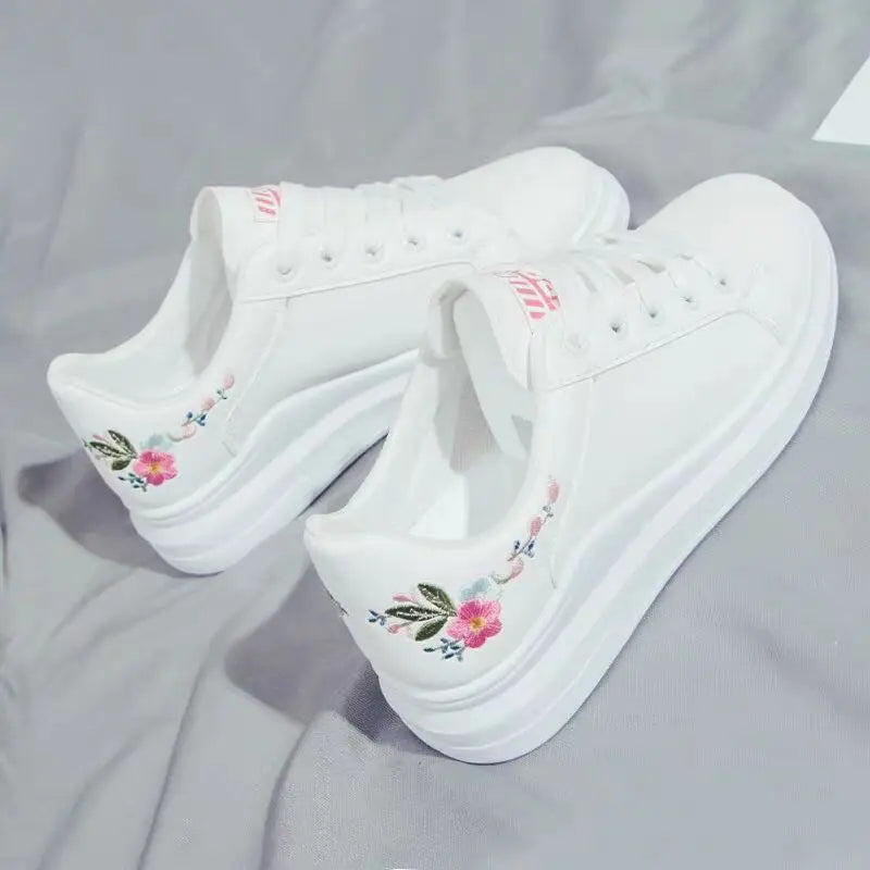 Shoes 2025 Women Running Spring Autumn Fashion White Breathable Embroidered Flower Lace-Up Casual Sneakers Women's Shoes