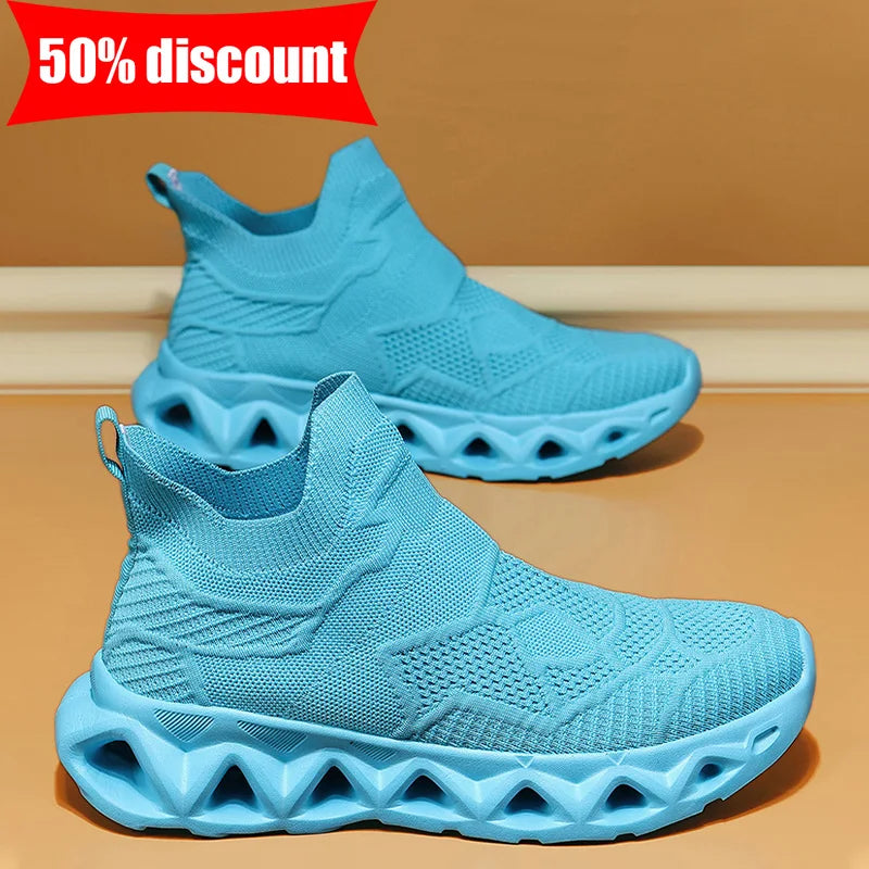 Men Sports Shoes Ultralight Fashion Slip on Daily Walking Outdoor Jogging Shoes Breathable Mesh Comfortable Casual Shoes for Men