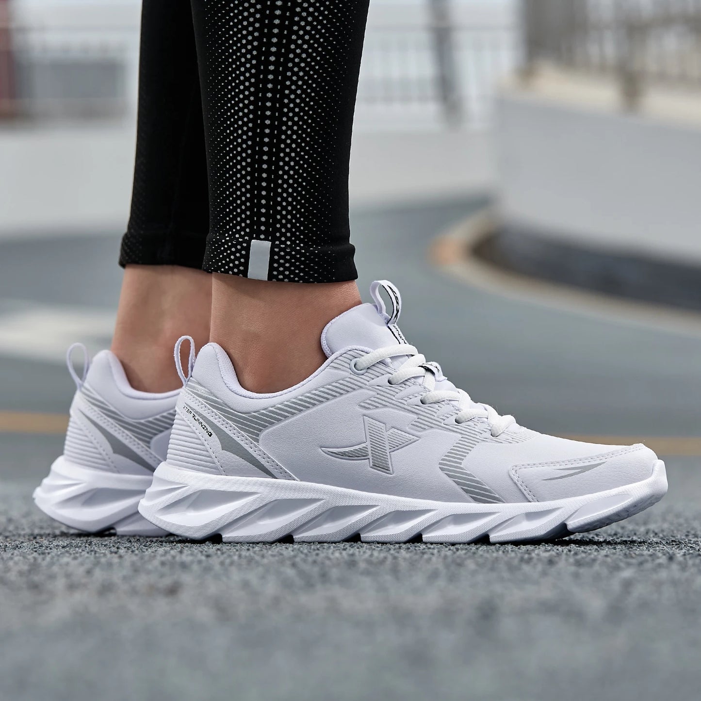Xtep Running Shoes Non-Slip Soft Women's Sports Shoes Leather Upper Shock Absorption Female Sneakers For Women 879318110073