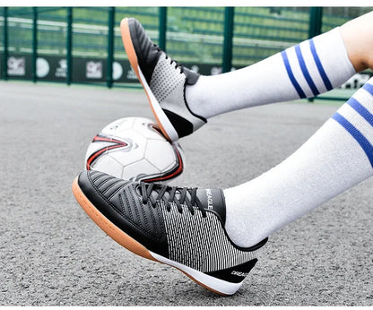 Soccer Shoes Men Anti-Slip Indoor Football Boots Fashion Men’s Futsal Shoes IC Training Cleats Chuteira Futebol Male Sneakers
