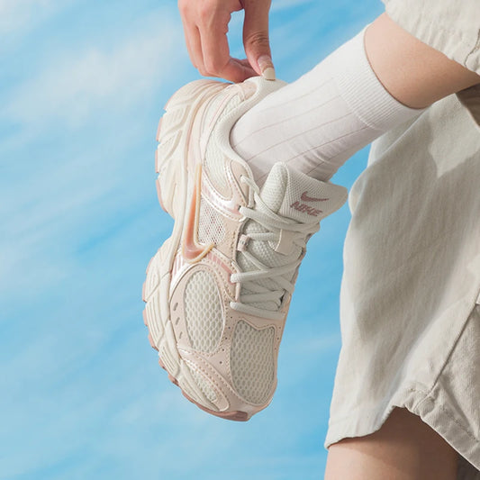 Nike (Nike) V5 Rnr Women's Sports Shoes, Fashionable Retro Dad Shoes, Casual, Lightweight and Comfortable Running Shoes Ih5088-001
