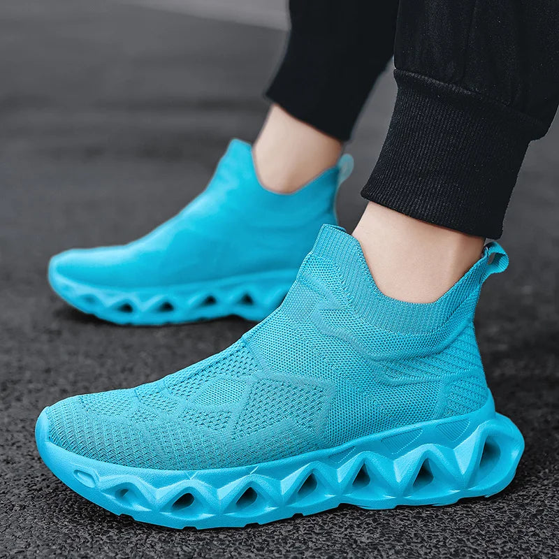 Men Sports Shoes Ultralight Fashion Slip on Daily Walking Outdoor Jogging Shoes Breathable Mesh Comfortable Casual Shoes for Men