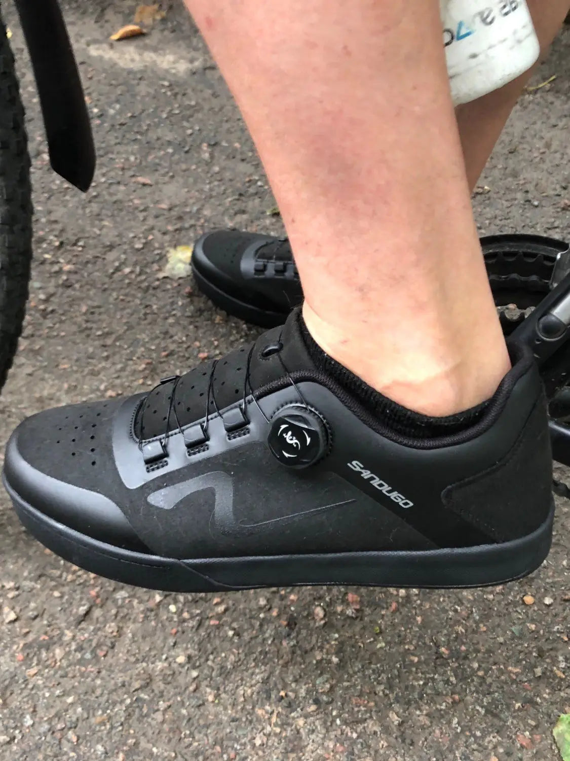 Sandugo Mountain Bike Enduro D/H Shoes Suitable for All SPD and Flat Pedal Bicycle Shoes. High-Quality Fabric.
