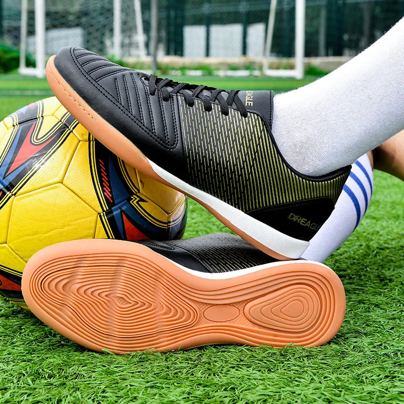 Soccer Shoes Men Anti-Slip Indoor Football Boots Fashion Men’s Futsal Shoes IC Training Cleats Chuteira Futebol Male Sneakers