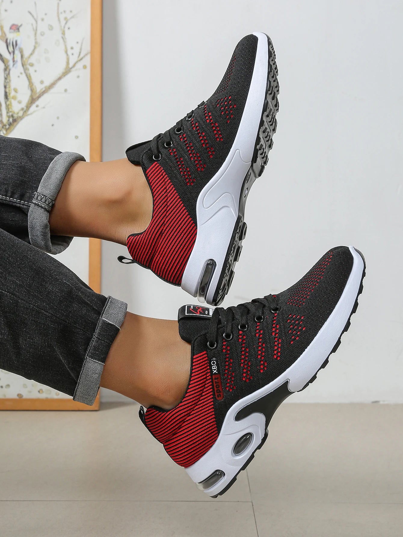 Herren-Schuhe – modische, besonders atmungsaktive Schnür-Laufschuhe – rutschfest, langlebig und mit Komfort wie auf einem Kissen – modische Herren-Sneaker