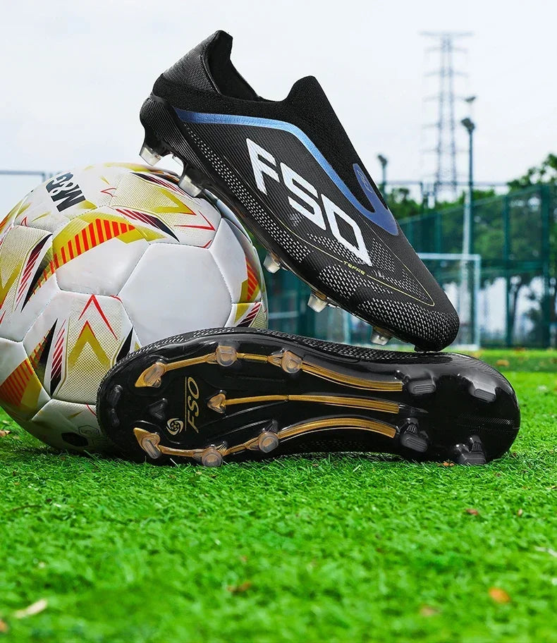 New Men Soccer Shoes Hot-selling Grass Cleats High-quality Match Outdoor Football Boots Non-Slip Boys Sneakers High-top Light