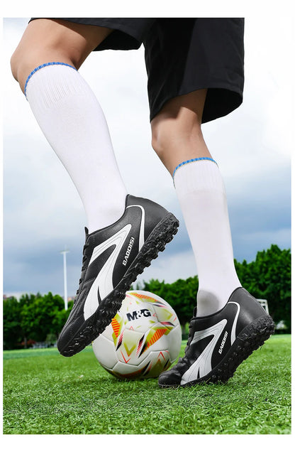 New Professional Men Soccer Shoes Adult Football Sneakers Indoor Futsal Ultralight Non-Slip Sport Wear-Resistant Football Boots.