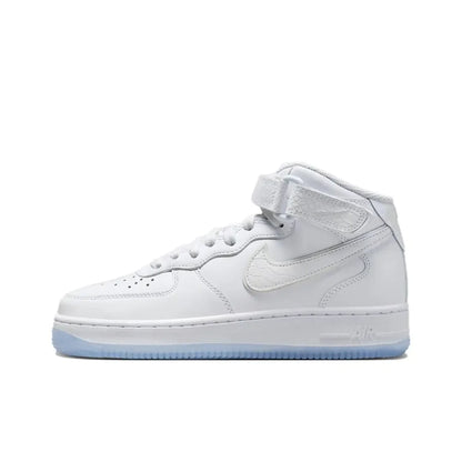 Nike Air Force 1 Mid Unisex-Sneaker – Knöchelstütze, klassisch gepolsterter Komfort & strapazierfähig für ganztägiges Tragen DQ7666-001