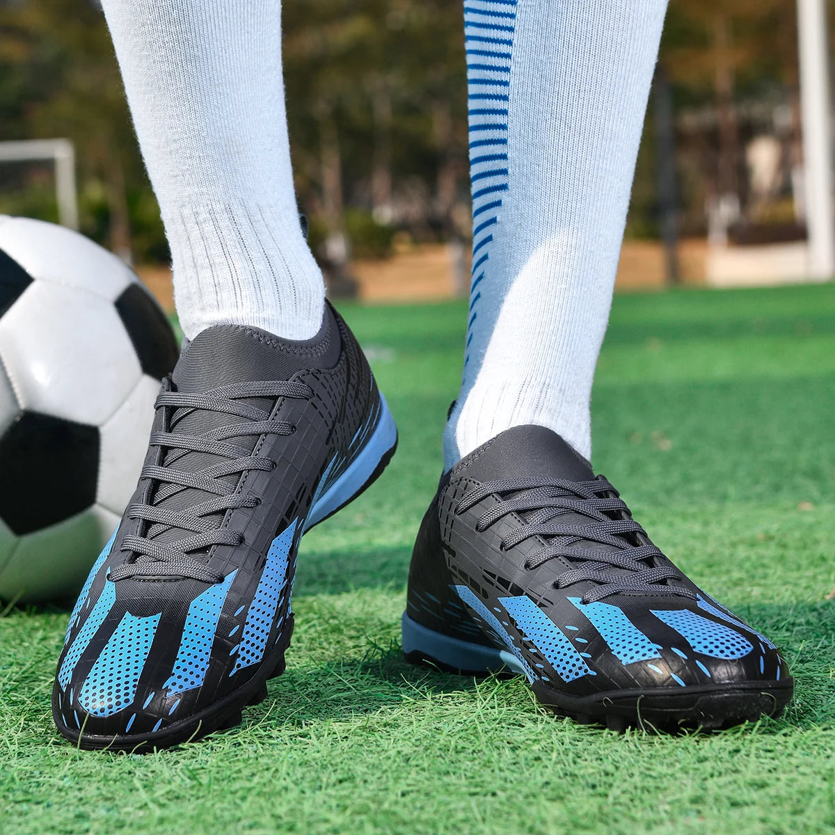 New Men Soccer Shoes Futsal Indoor Football Boots Sport Match Training Kids TF Cleats Grass Ankle Hot-selling High-quality Light