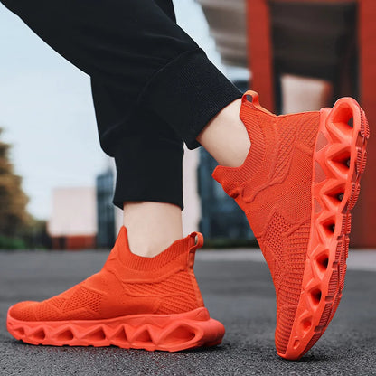 Men Sports Shoes Ultralight Fashion Slip on Daily Walking Outdoor Jogging Shoes Breathable Mesh Comfortable Casual Shoes for Men