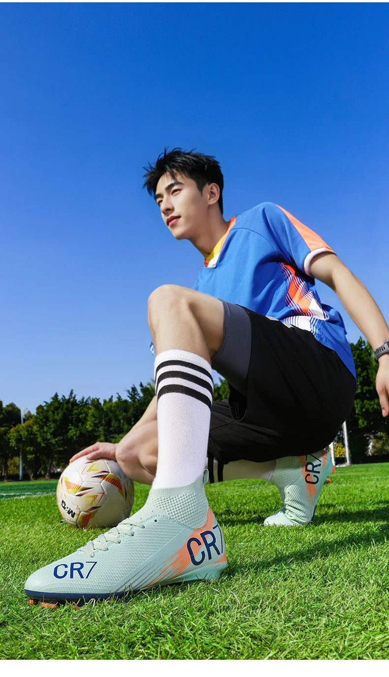 New Men Football Boots Hot Sale Professional Futsal High-Quality Soccer Shoes Cleats Women Unisex Ultralight TF/FG Sneakers