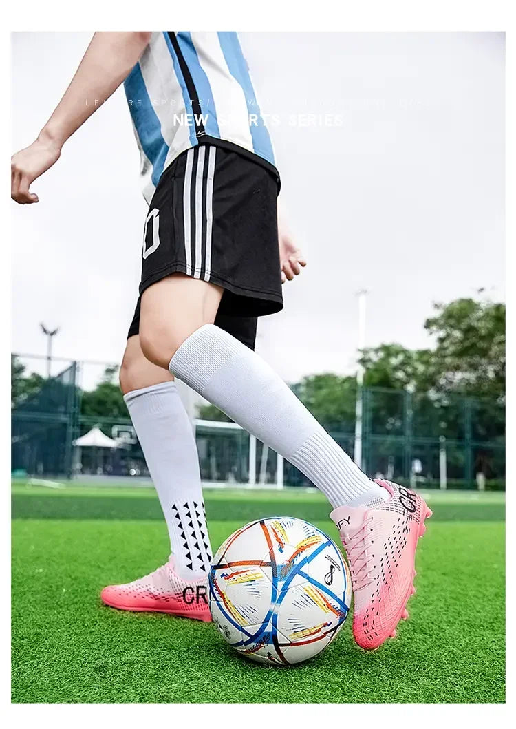 Low Cut Football Cleats Adopting Long TF Studs, Wear-resistant And Flexible, Suitable For Outdoor Field Sports