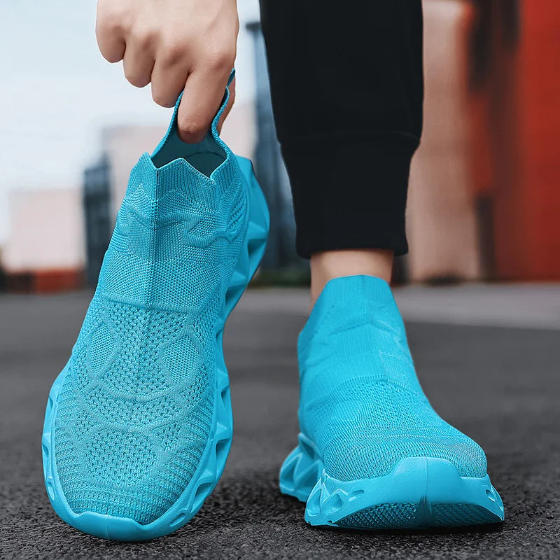 Men Sports Shoes Ultralight Fashion Slip on Daily Walking Outdoor Jogging Shoes Breathable Mesh Comfortable Casual Shoes for Men