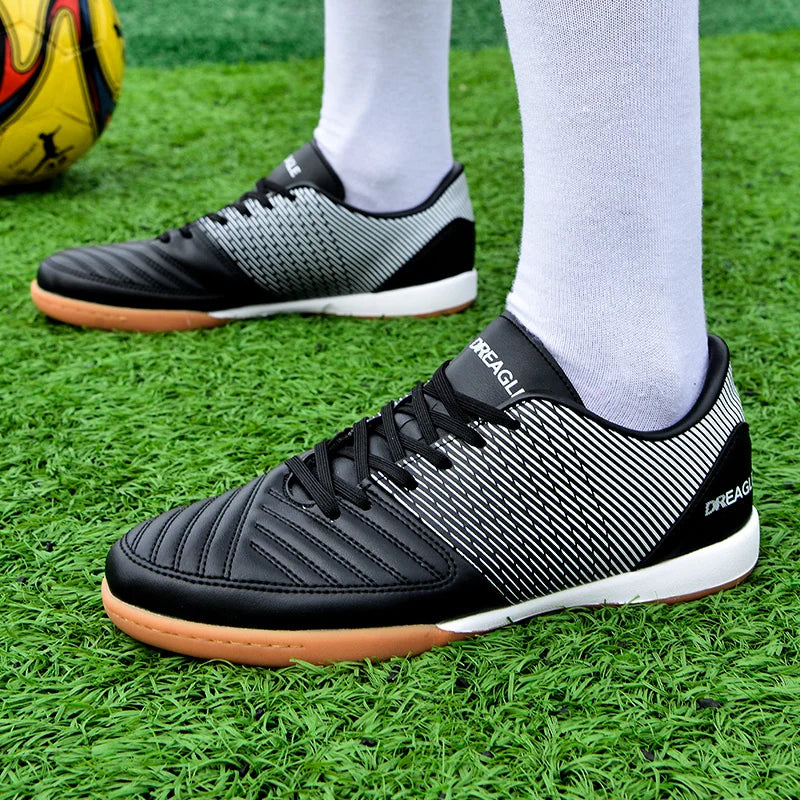 Soccer Shoes Men Anti-Slip Indoor Football Boots Fashion Men’s Futsal Shoes IC Training Cleats Chuteira Futebol Male Sneakers