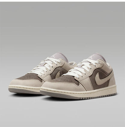 Nike Original JORDAN Herren-Basketballschuhe, niedrig geschnitten, mit Schnürung, strapazierfähig und stoßdämpfend, IB7011-001