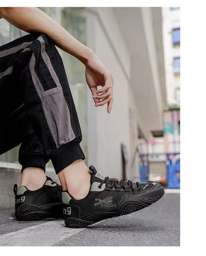 Scarpe da running da uomo traspiranti con tomaia leggera in mesh, suola morbida e confortevole, sneakers sportive casual, calzature estive di tendenza