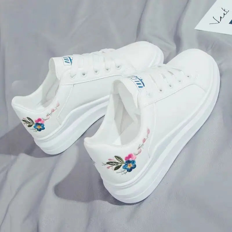 Shoes 2025 Women Running Spring Autumn Fashion White Breathable Embroidered Flower Lace-Up Casual Sneakers Women's Shoes