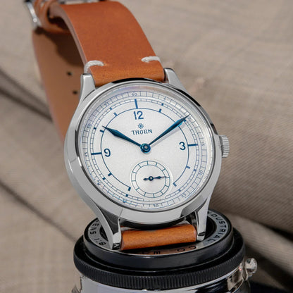 THORN T001 Quartz Watch 316L Stainless Steel Sapphire Crystal Waterproof Grilled Blue Hands Fashion Business Men Women Watch