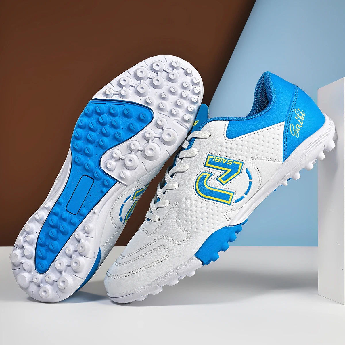 Low-top studded soccer shoes, unisex, TF and FG, slip-resistant and wear-resistant, available in 4 colors to choose from.