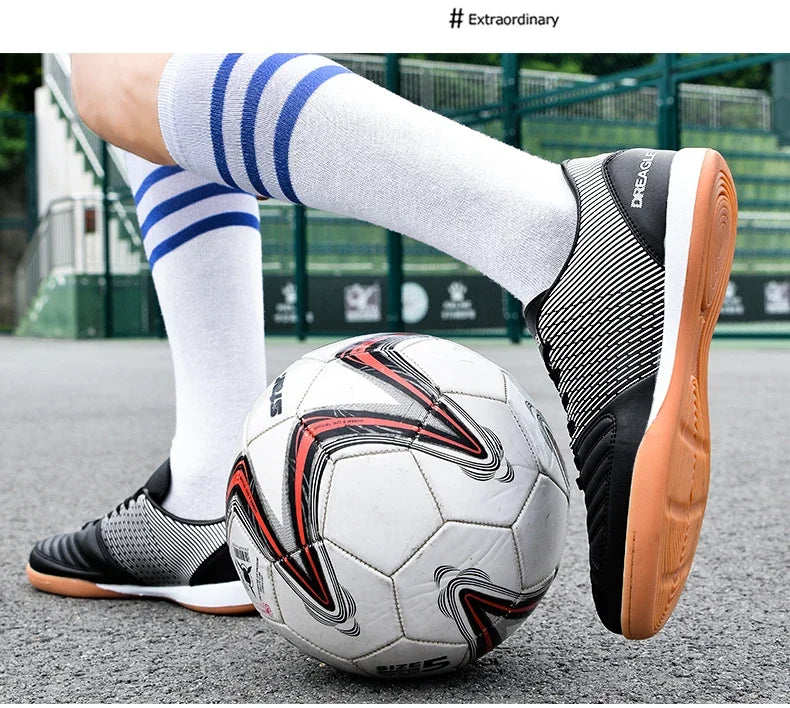 Soccer Shoes Men Anti-Slip Indoor Football Boots Fashion Men’s Futsal Shoes IC Training Cleats Chuteira Futebol Male Sneakers