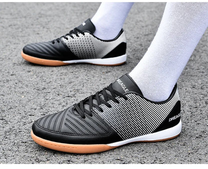 Soccer Shoes Men Anti-Slip Indoor Football Boots Fashion Men’s Futsal Shoes IC Training Cleats Chuteira Futebol Male Sneakers