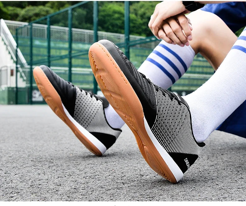 Soccer Shoes Men Anti-Slip Indoor Football Boots Fashion Men’s Futsal Shoes IC Training Cleats Chuteira Futebol Male Sneakers