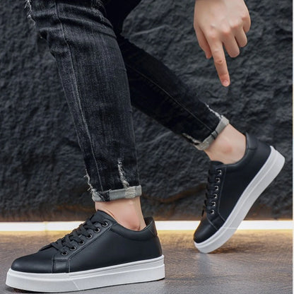 New Hot Selling Fashionable Men's Board Shoes Trendy White Shoes Student Sports Leisure Shoes Versatile Men's Shoes