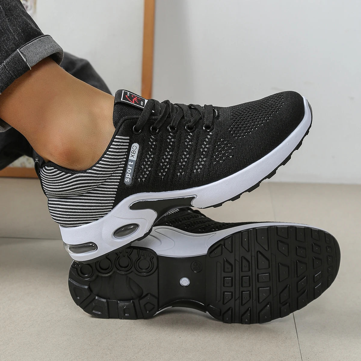 Herren-Schuhe – modische, besonders atmungsaktive Schnür-Laufschuhe – rutschfest, langlebig und mit Komfort wie auf einem Kissen – modische Herren-Sneaker