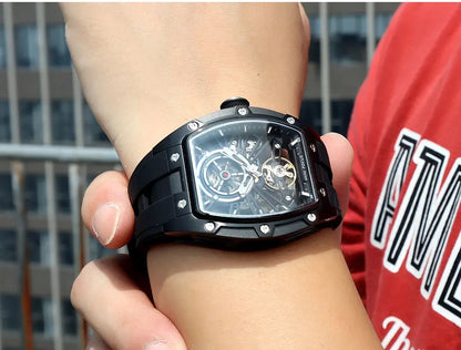 MINI FOCUS Herren-Armbanduhr, modisch, schwarz, wasserdicht, automatische mechanische Uhr mit Leuchtzeigern, Silikonarmband und Tonneau-Zifferblatt