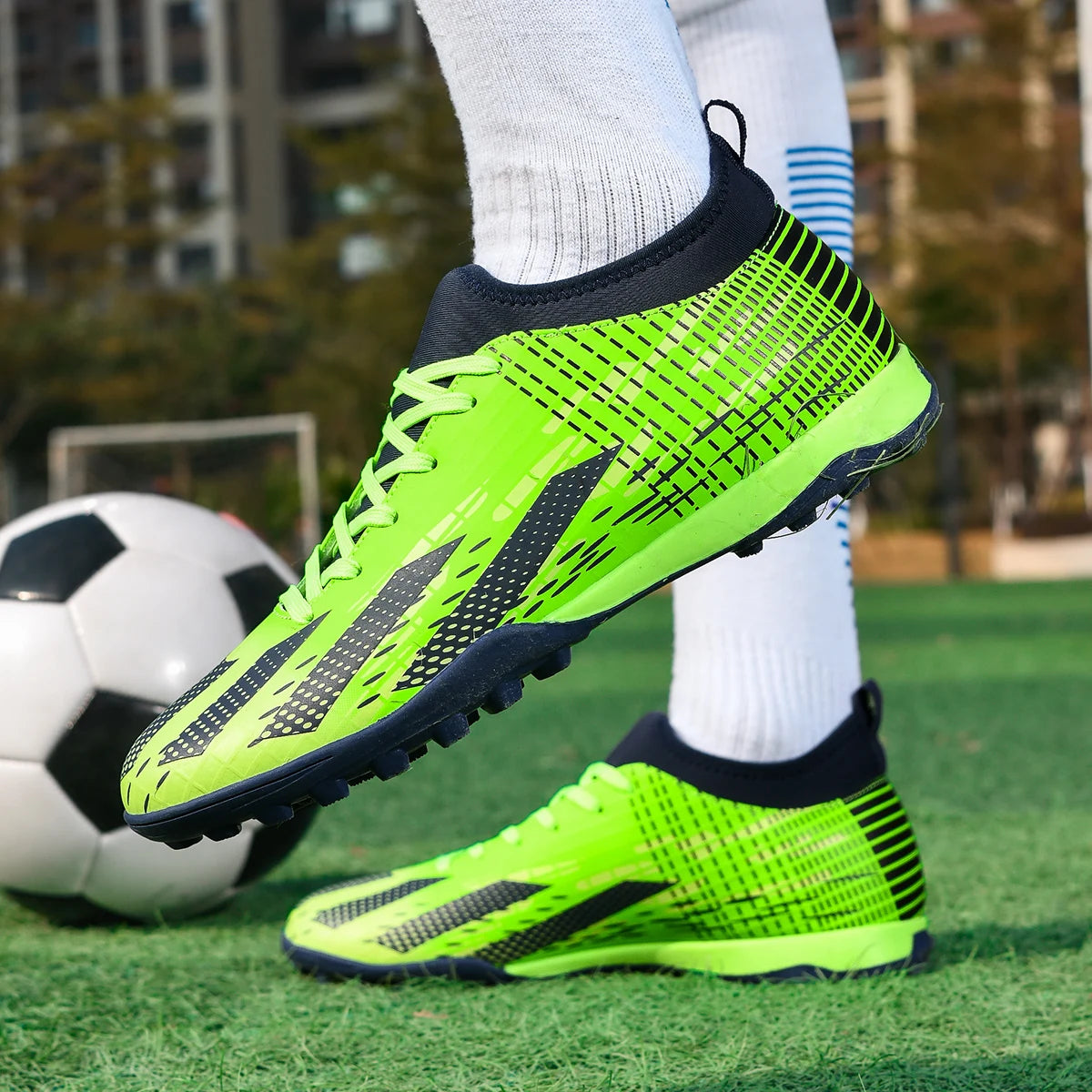New Men Soccer Shoes Futsal Indoor Football Boots Sport Match Training Kids TF Cleats Grass Ankle Hot-selling High-quality Light