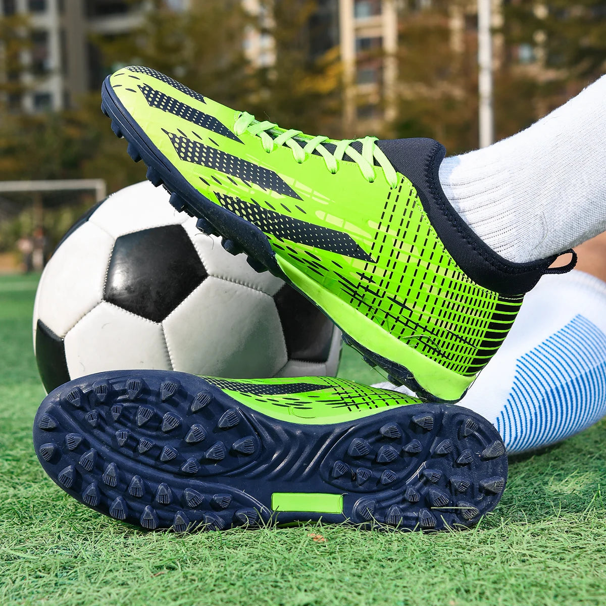 New Men Soccer Shoes Futsal Indoor Football Boots Sport Match Training Kids TF Cleats Grass Ankle Hot-selling High-quality Light
